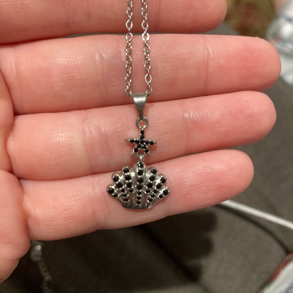 Bomb party necklace